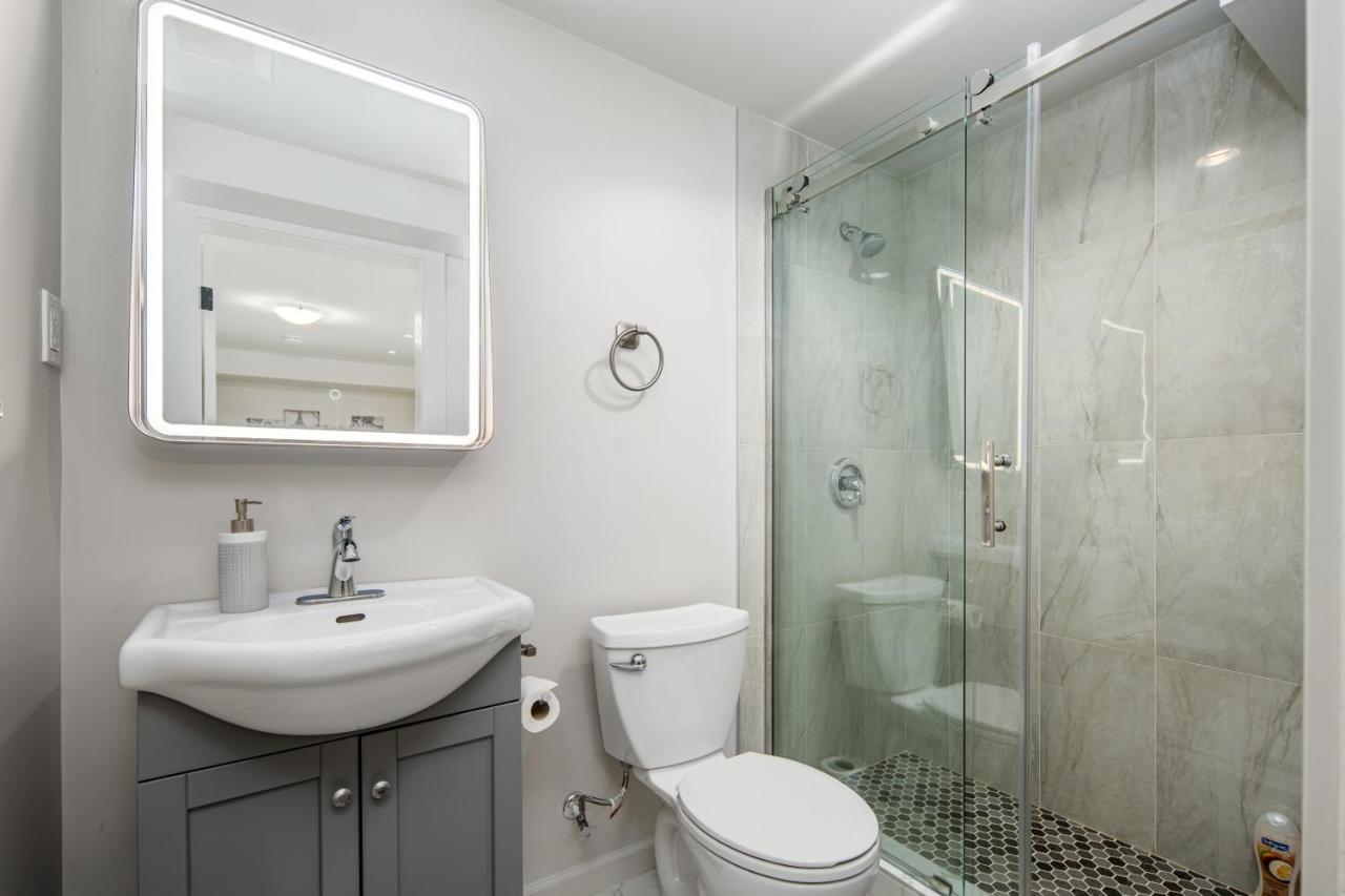 Gorgeous 4 Bedroom Garden Level Suite At Vancouver West & Ubc Esterno foto