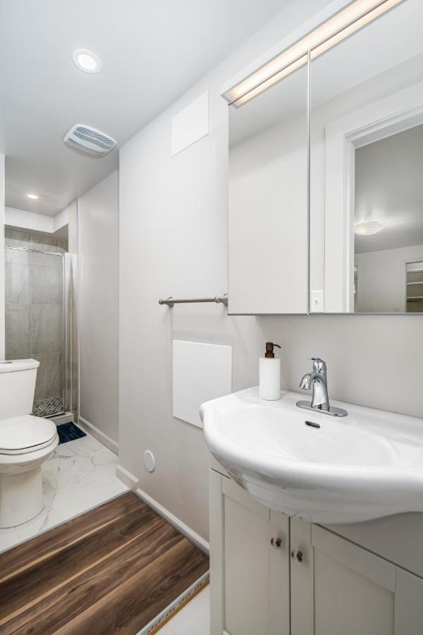 Gorgeous 4 Bedroom Garden Level Suite At Vancouver West & Ubc Esterno foto