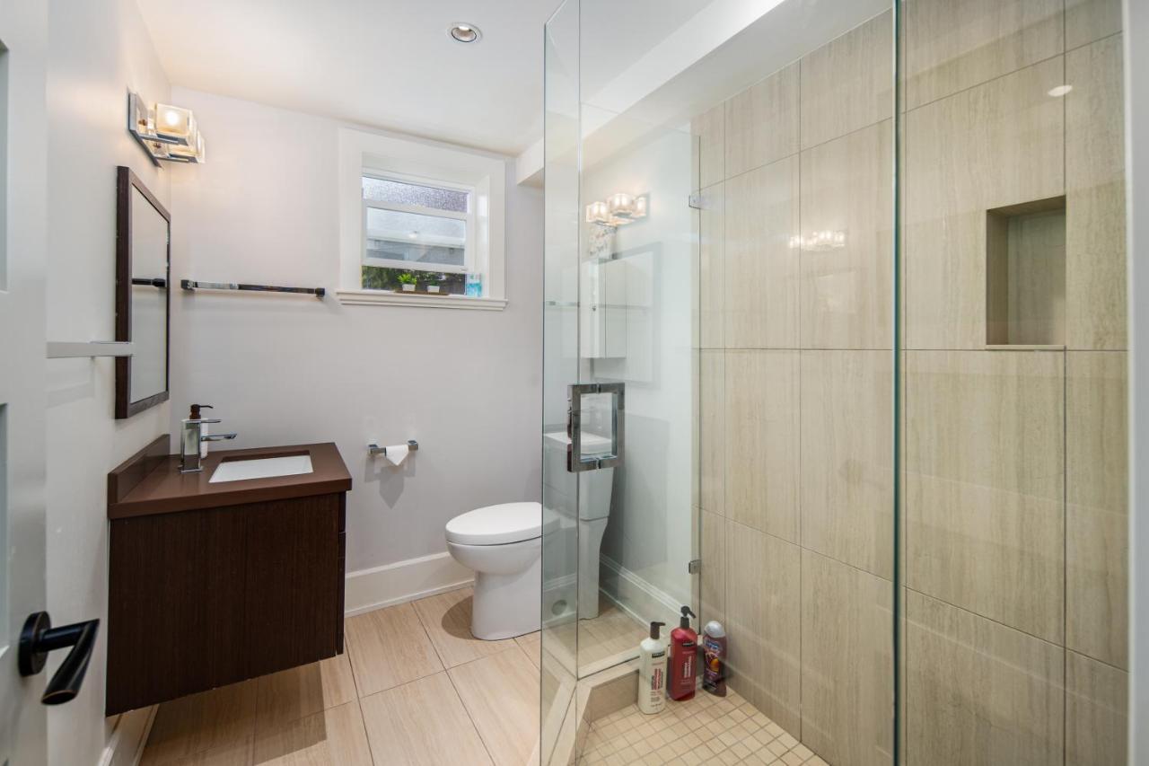 Gorgeous 4 Bedroom Garden Level Suite At Vancouver West & Ubc Esterno foto